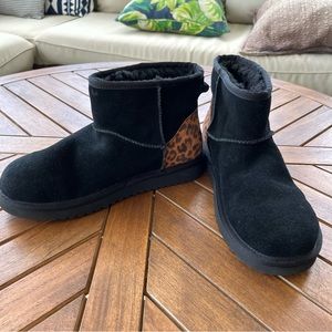 Ugg koolaburra classic mini boot black leopard print women’s size 7